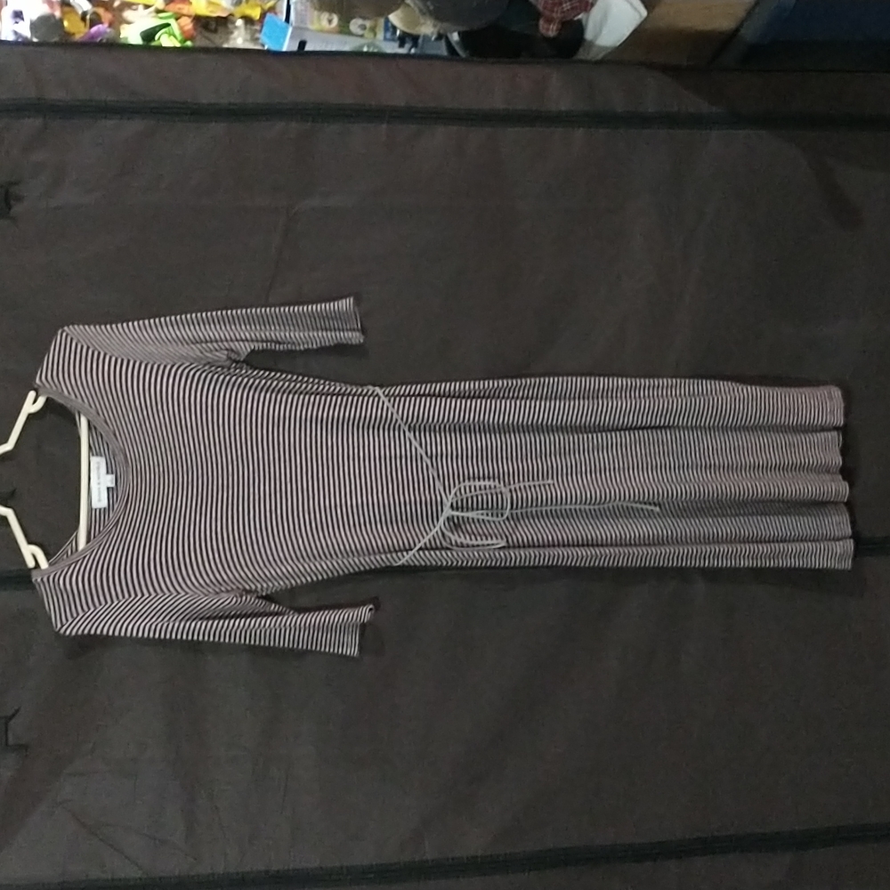 Emma & Michele, Large, Burgundy & Gray, T-shirt dress with tie
